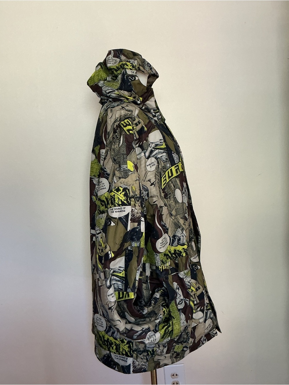 Burton Vintage X Streetwear Comic Book All Over Print Snowboarding Skiing Sz XL - Picture 2 of 7